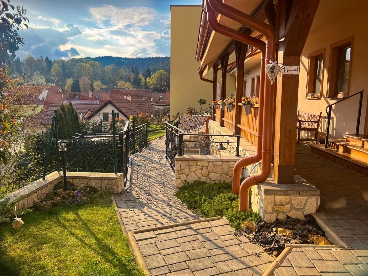 Apartments Hradny Mur Бойнице Экстерьер фото